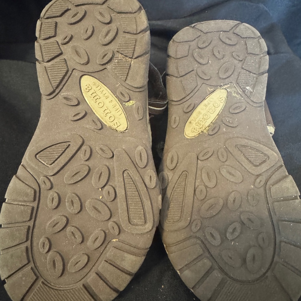 ๐ป Brown and Tan Kids Velcro Sandals EUC - Picture 5 of 5